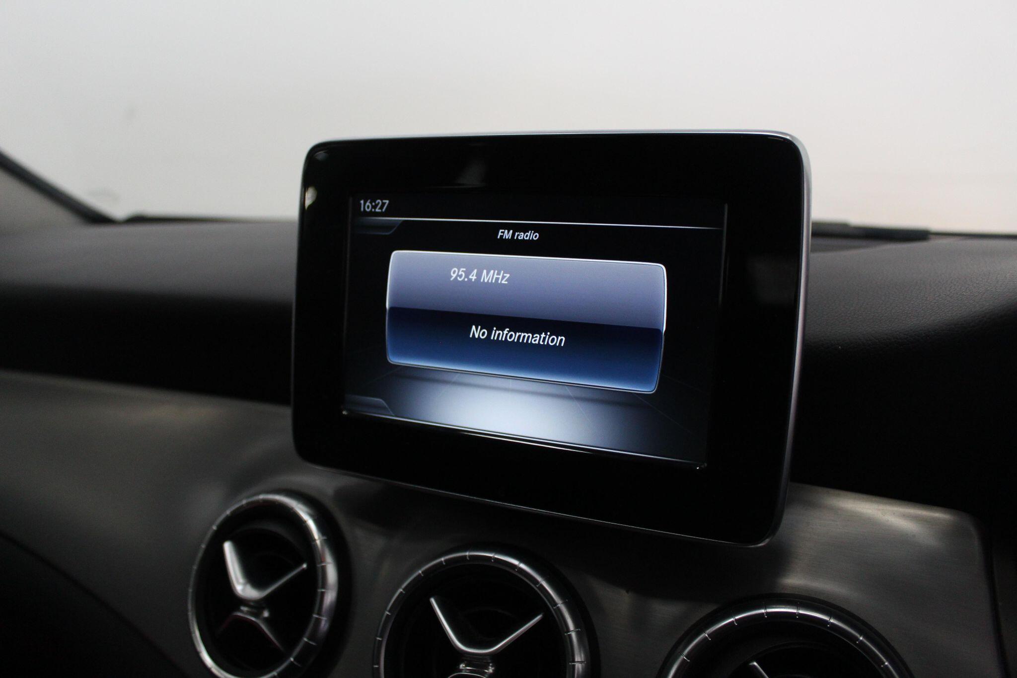 Mercedes-Benz CLA view 34