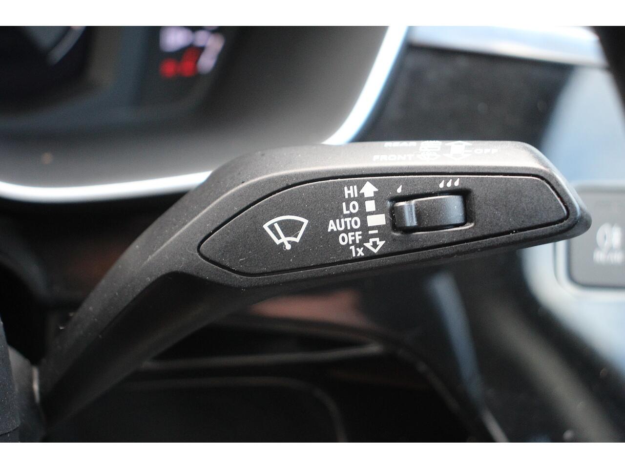 Audi Q3 view 27