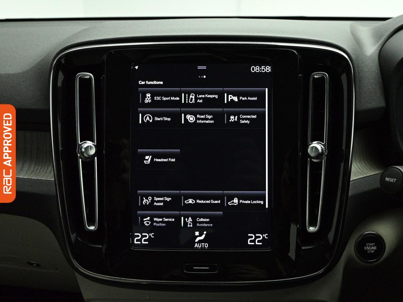 Volvo XC40 view 19
