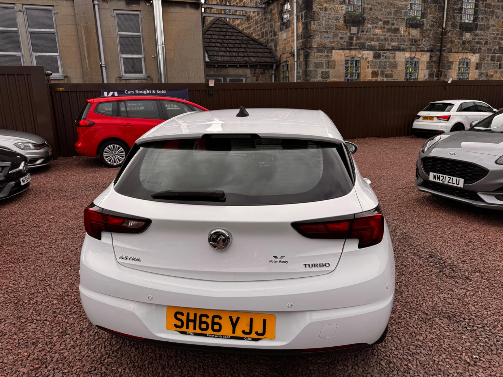 Vauxhall Astra view 9