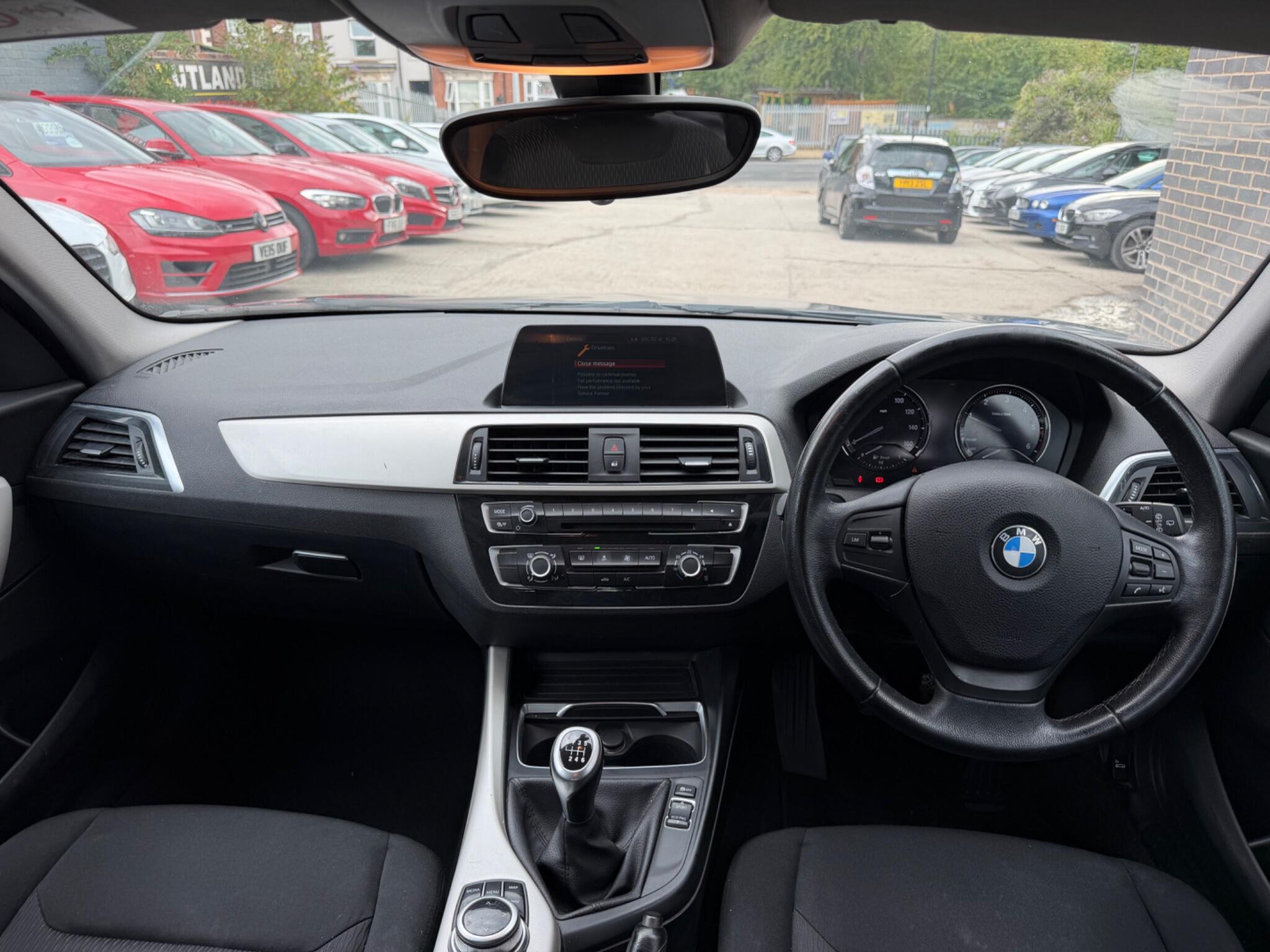 BMW 1 Series view 23