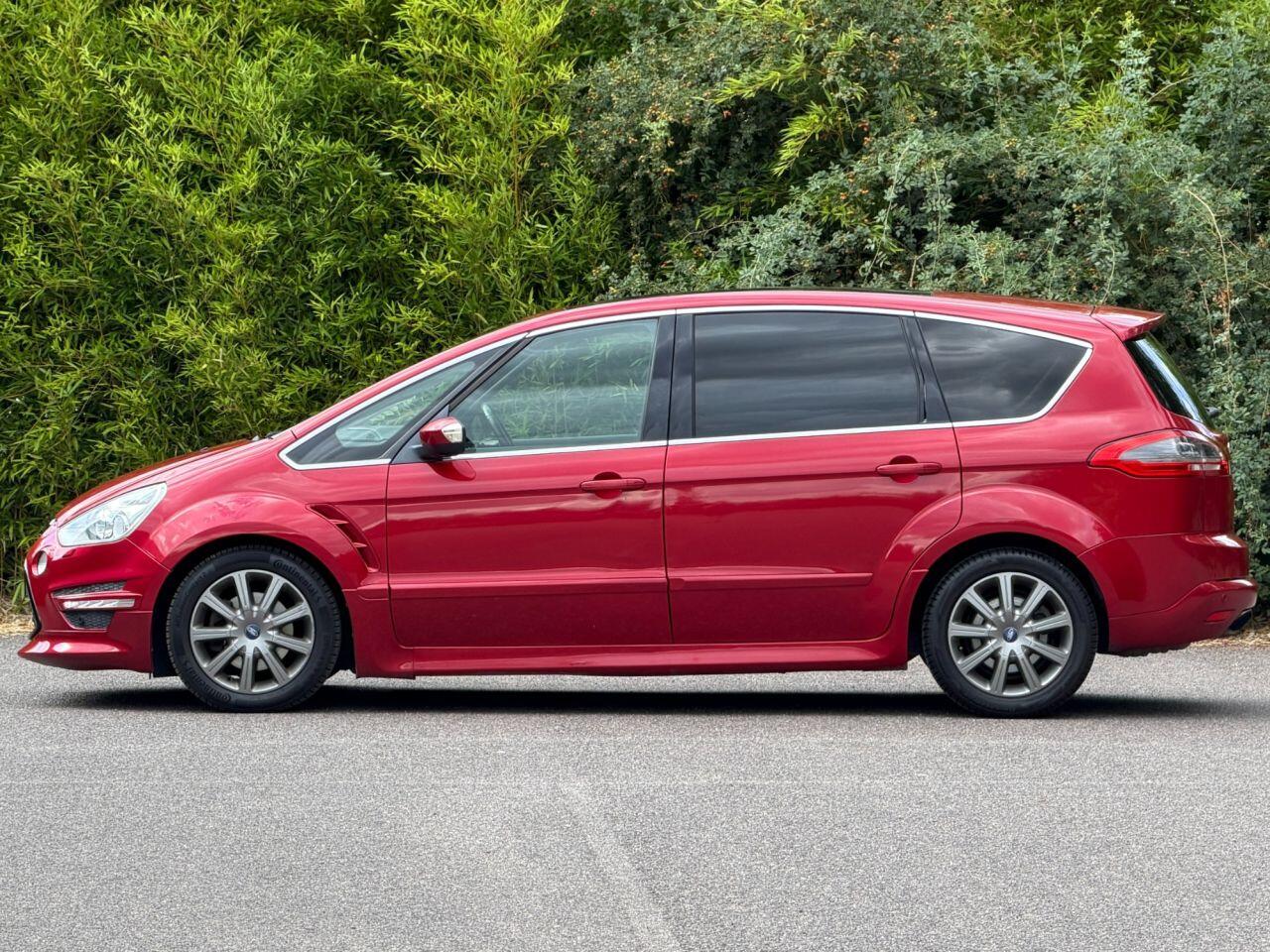 Ford S-Max view 4