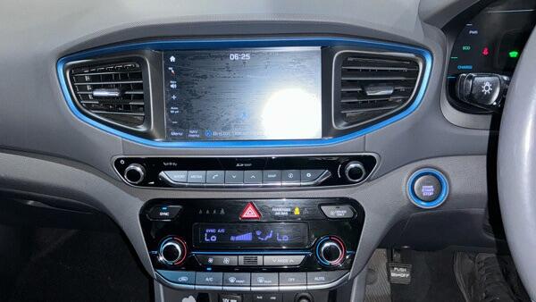 Hyundai Ioniq view 7