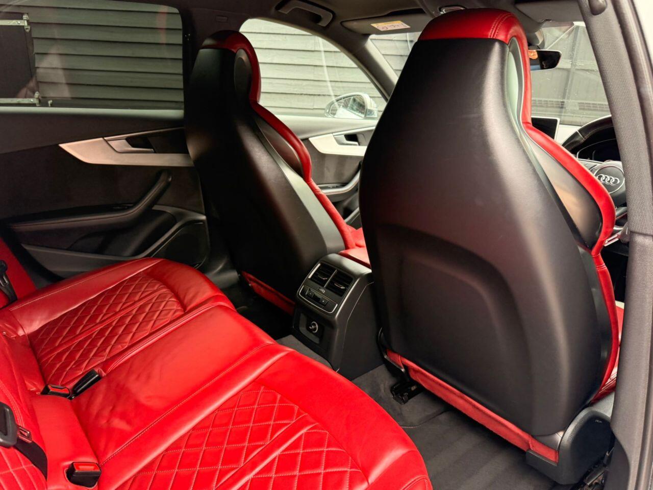 Audi S4 view 26