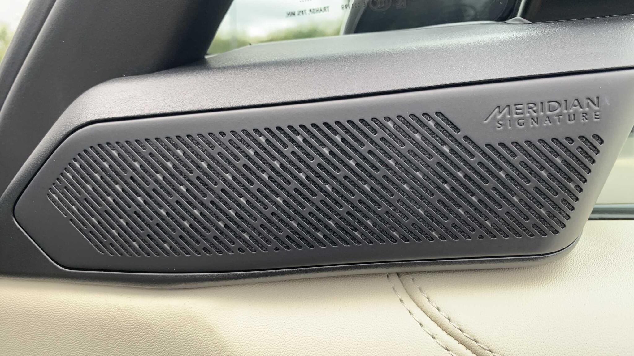 Land Rover Range Rover view 32