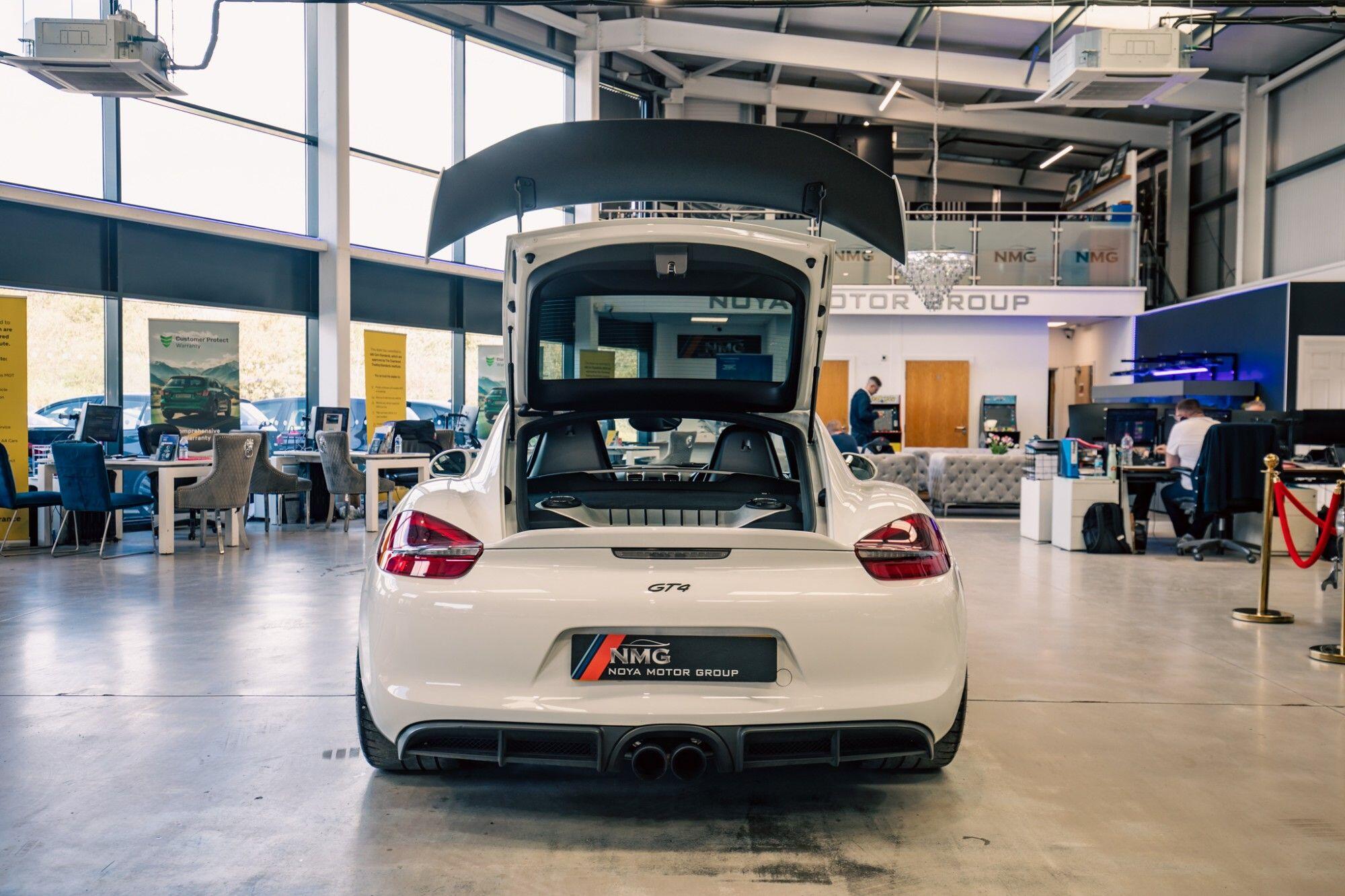 Porsche Cayman view 41