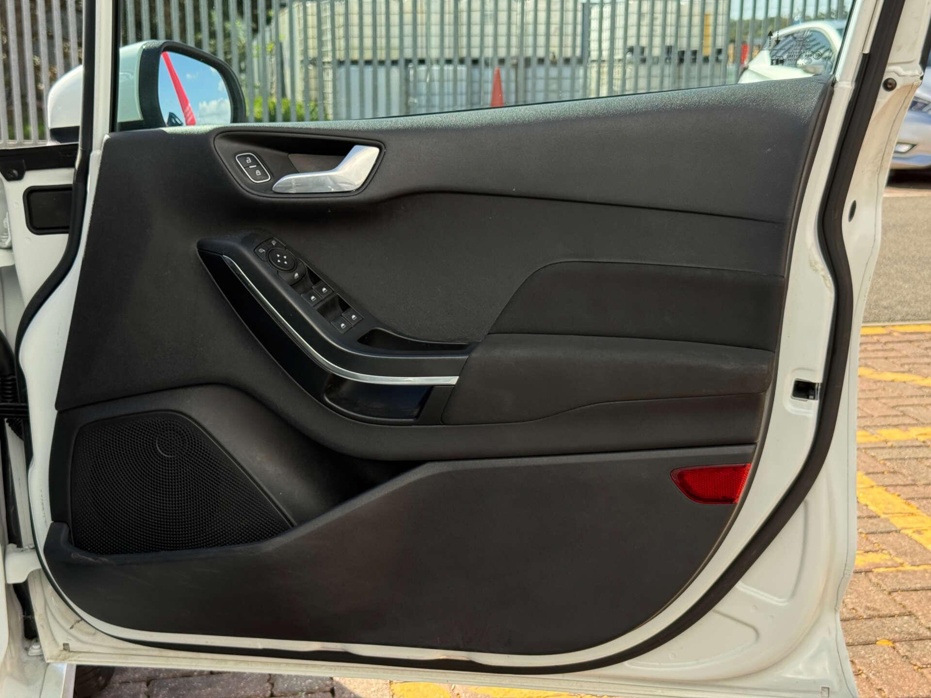 Ford Fiesta view 17