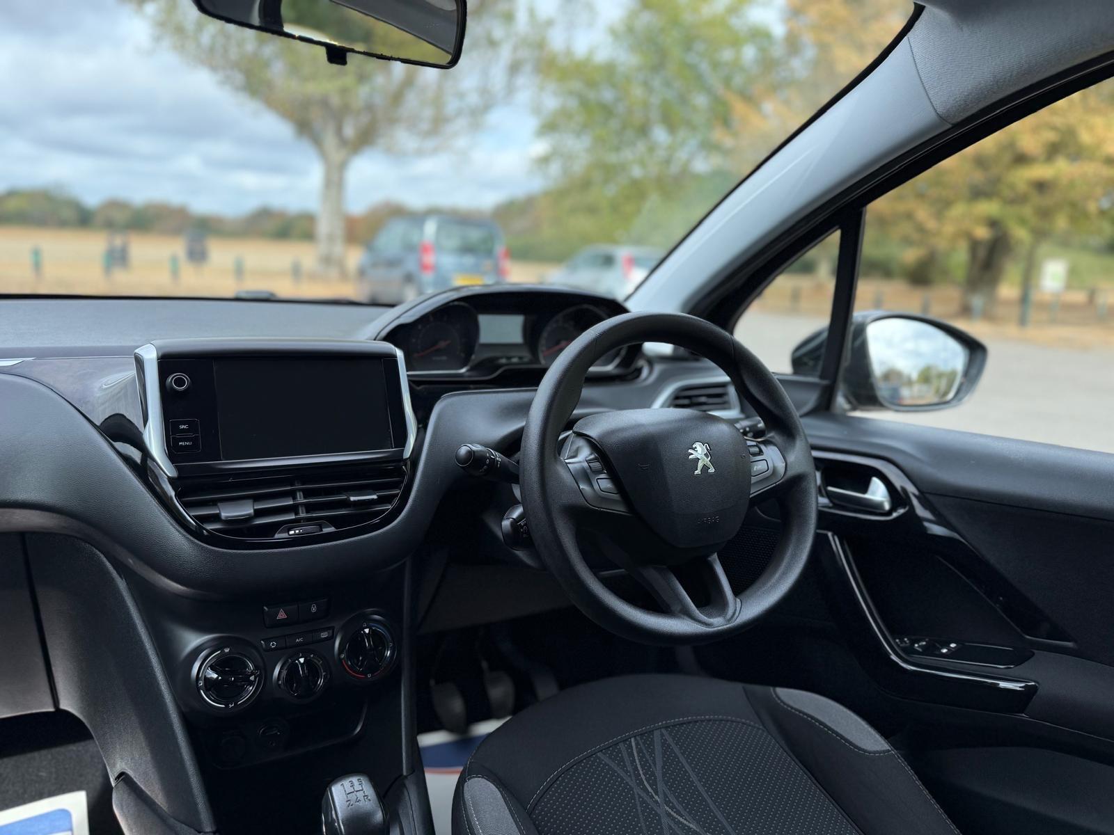 Peugeot 208 view 20