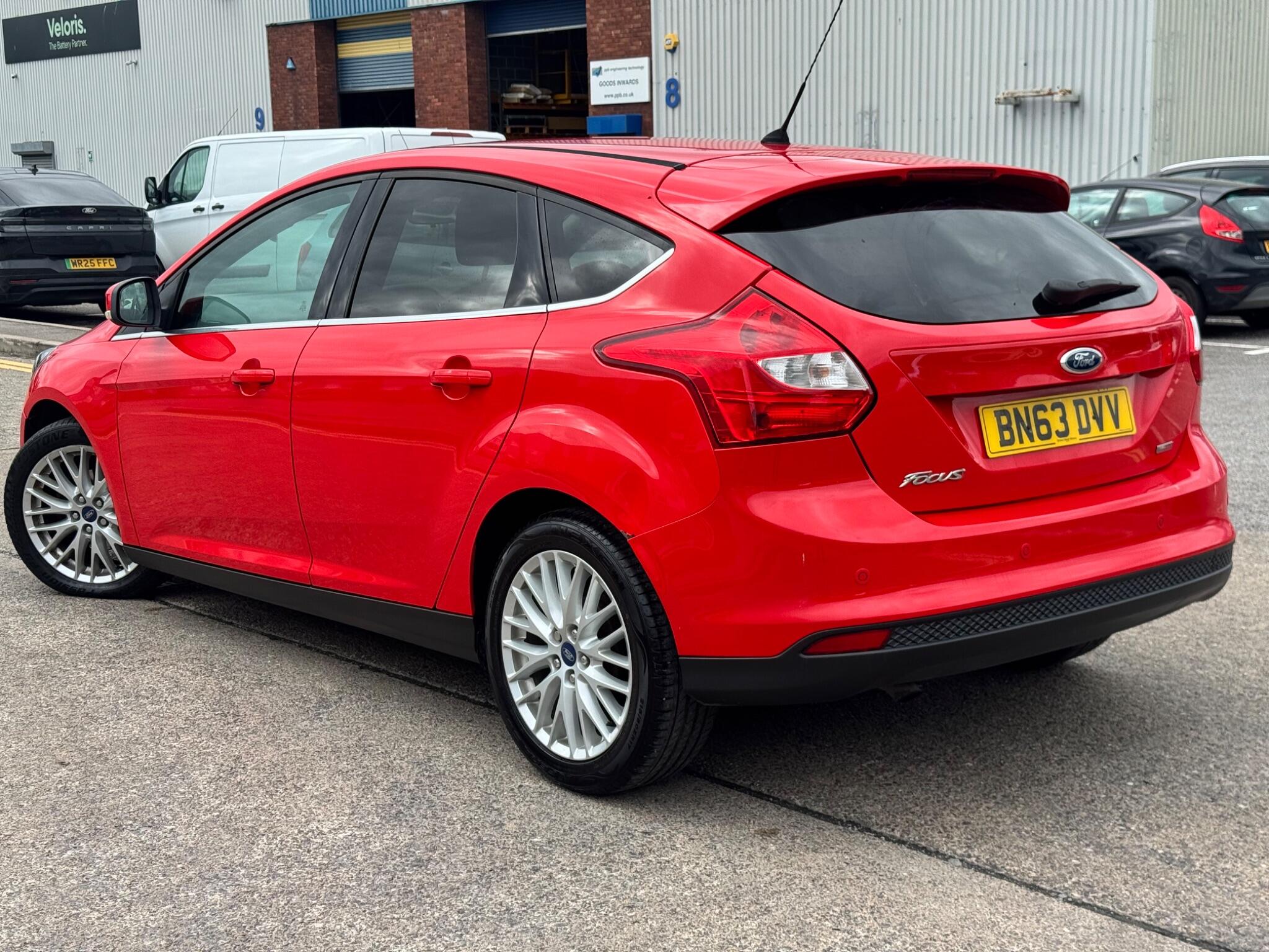 Ford Focus view 4