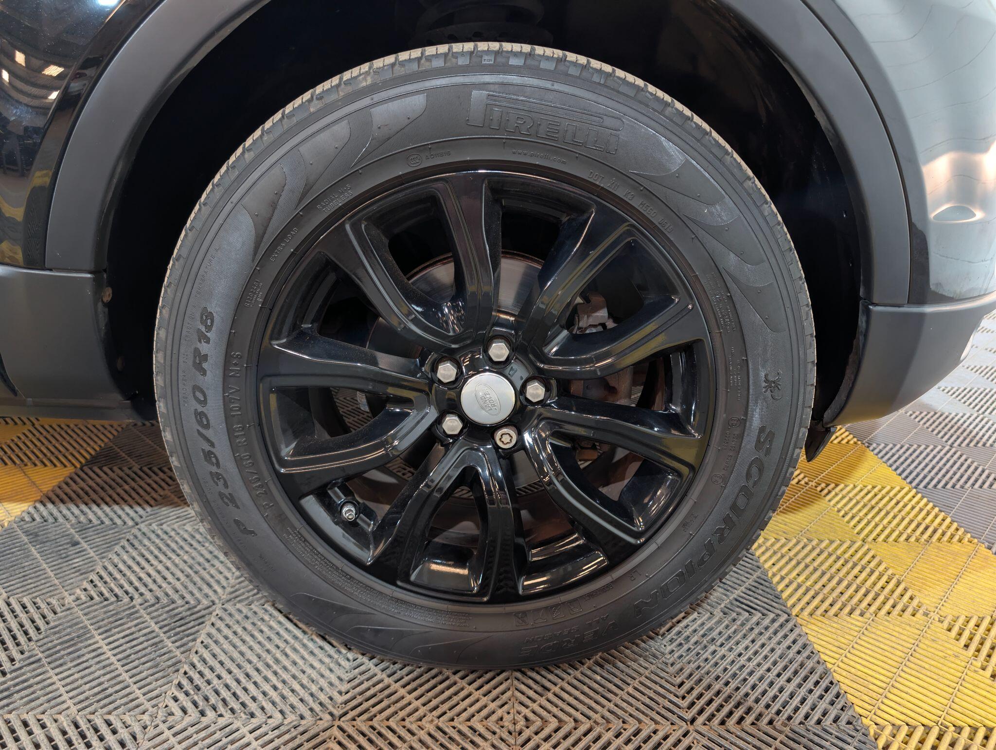 Land Rover Range Rover Evoque view 20
