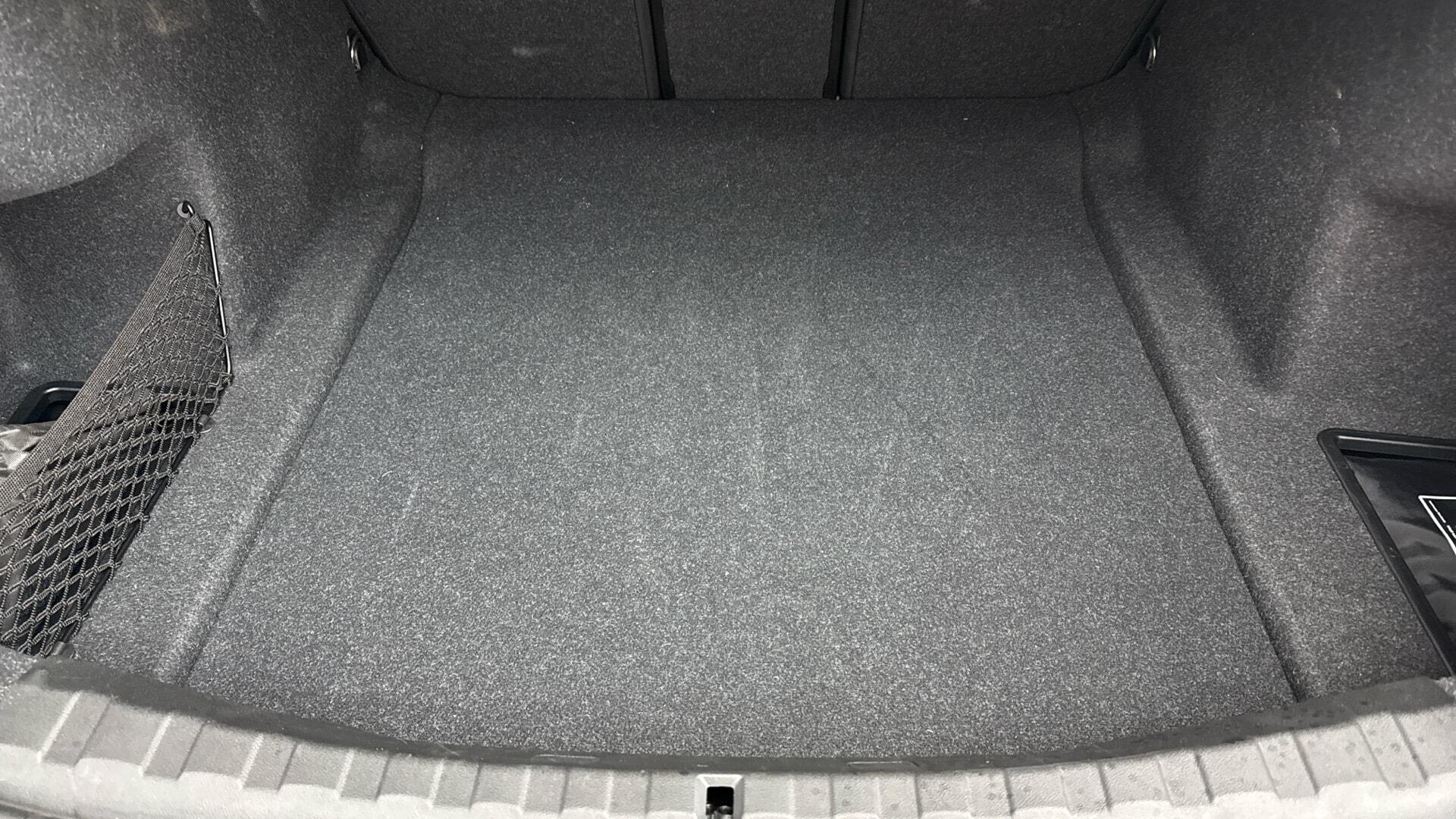 BMW 3 Series view 13