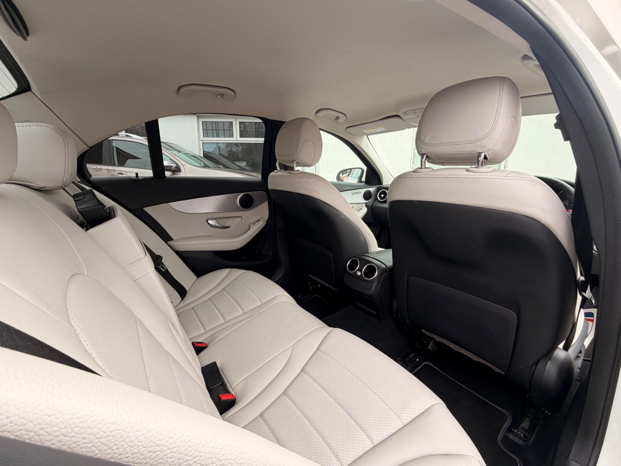Mercedes-Benz C-Class view 24