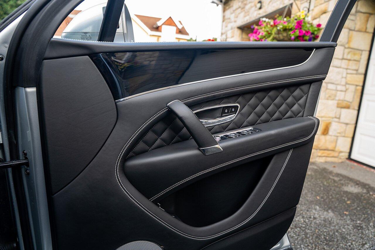 Bentley Bentayga view 62