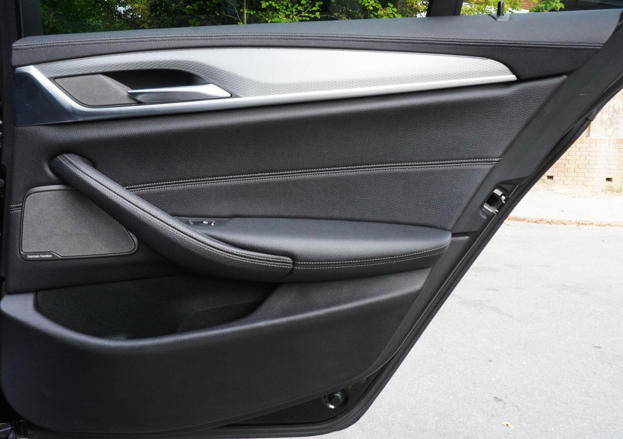 BMW 5 Series view 57