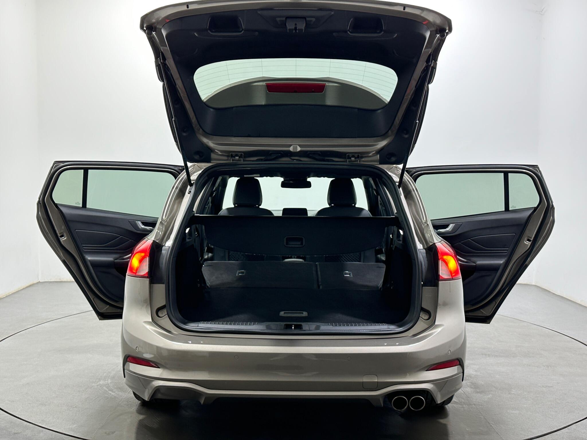 Ford Focus view 42