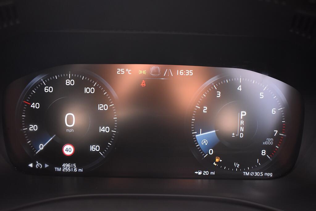 Volvo XC60 view 45