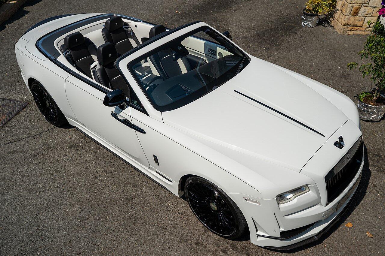 Rolls-Royce Dawn view 25