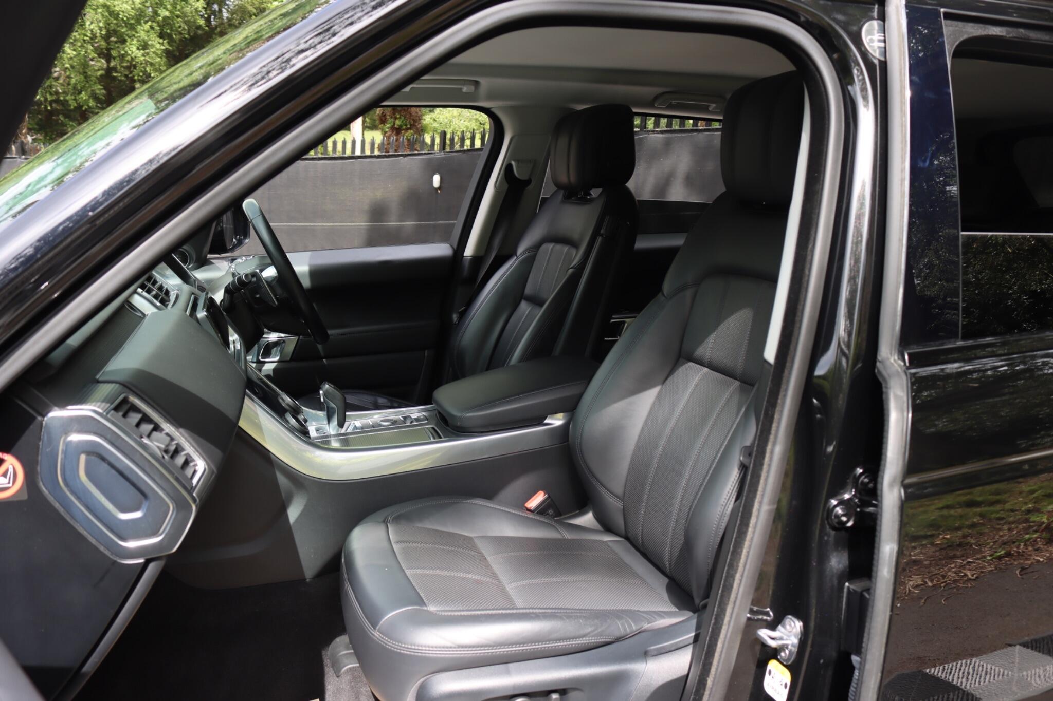 Land Rover Range Rover Sport view 4