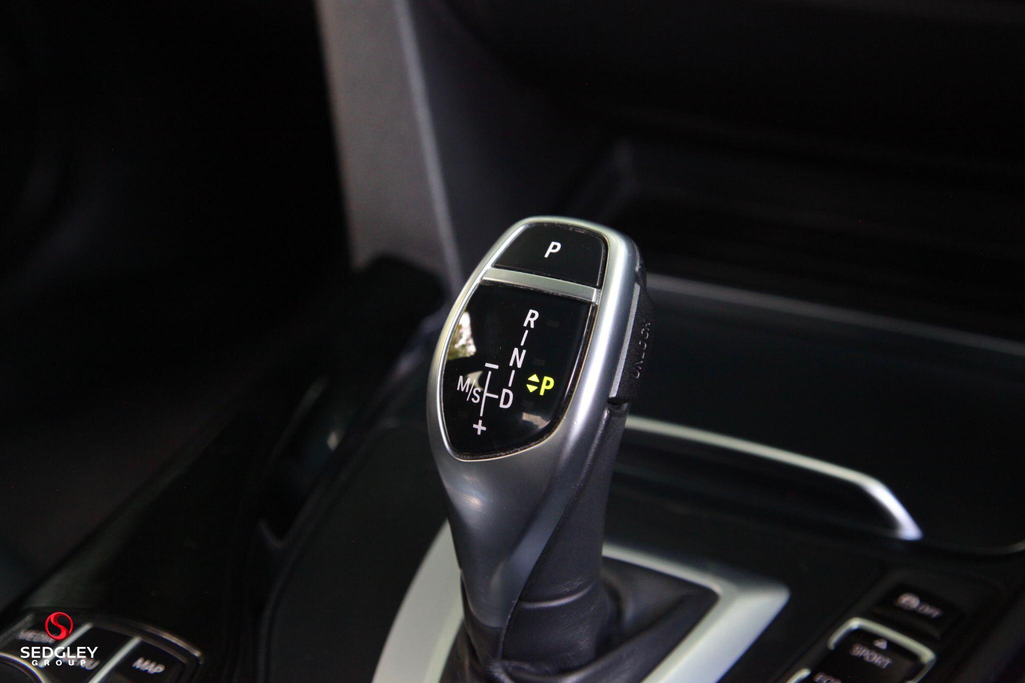 BMW 3 Series view 23