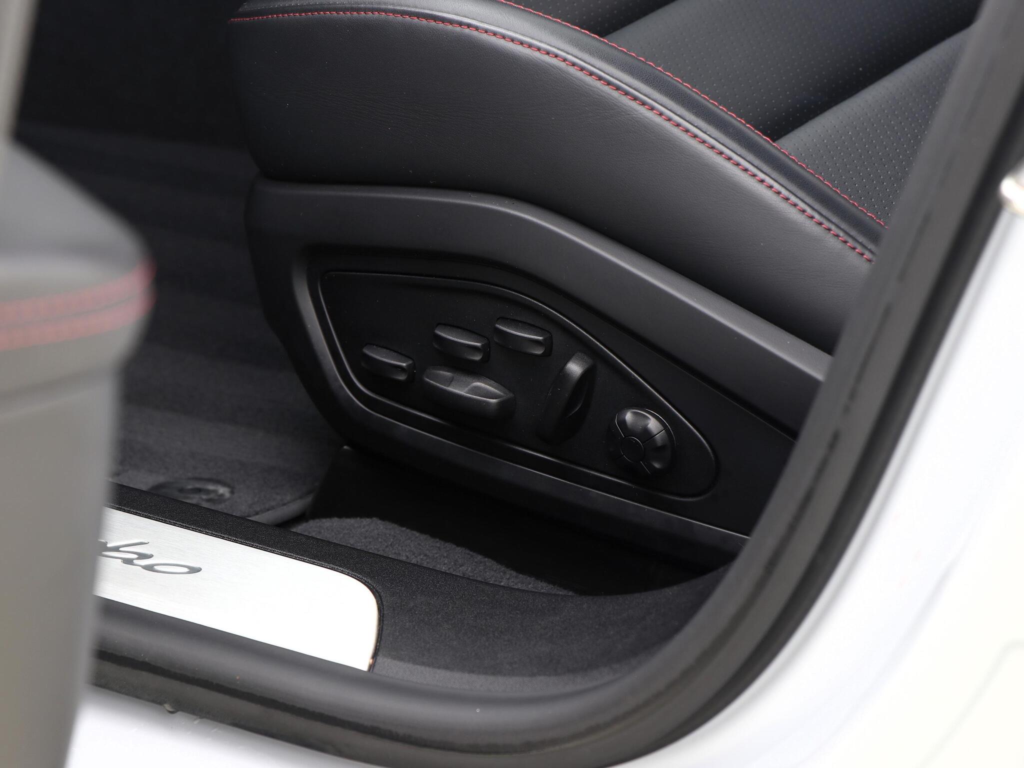Porsche Taycan view 30
