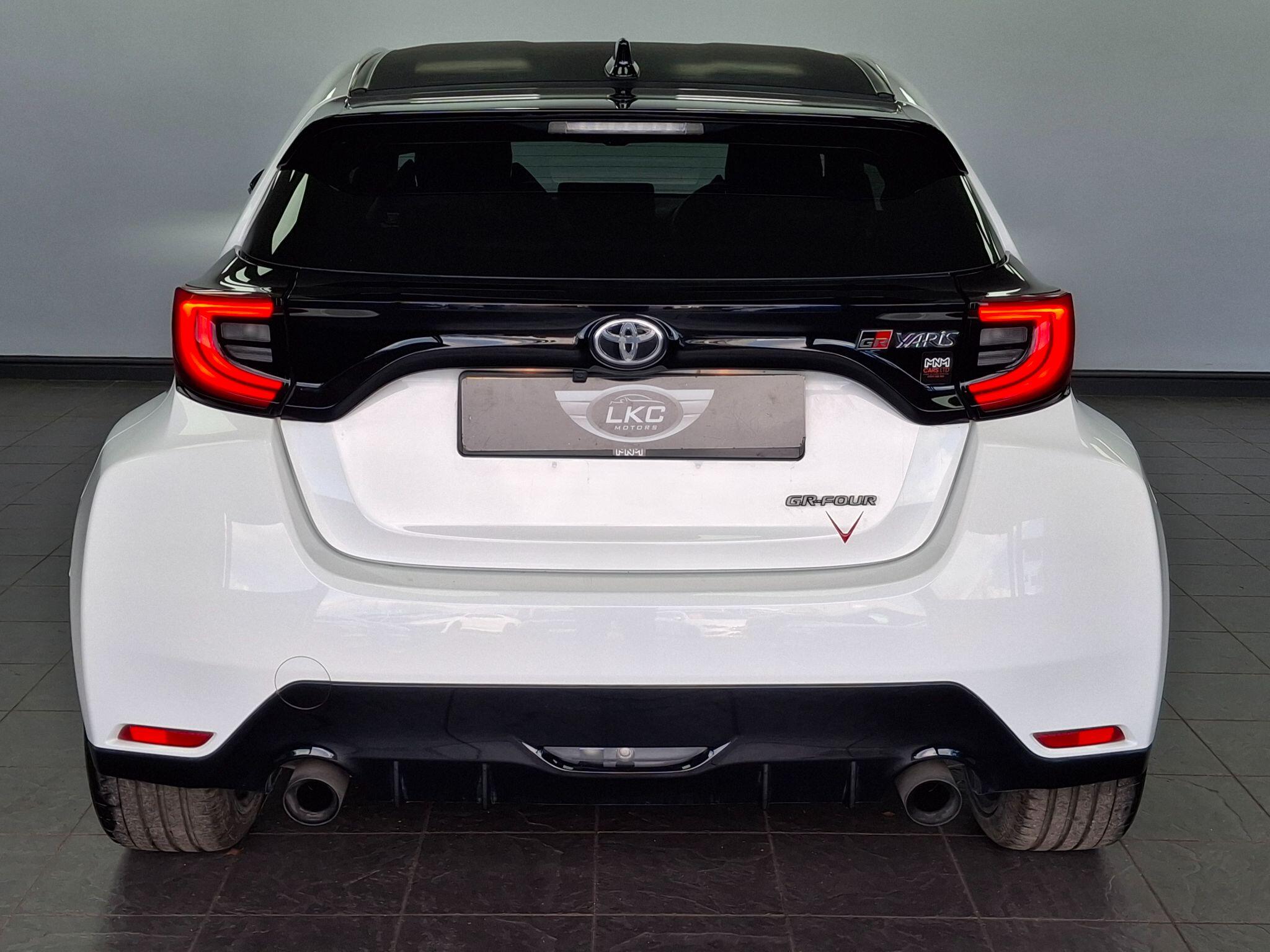 Toyota Yaris view 18