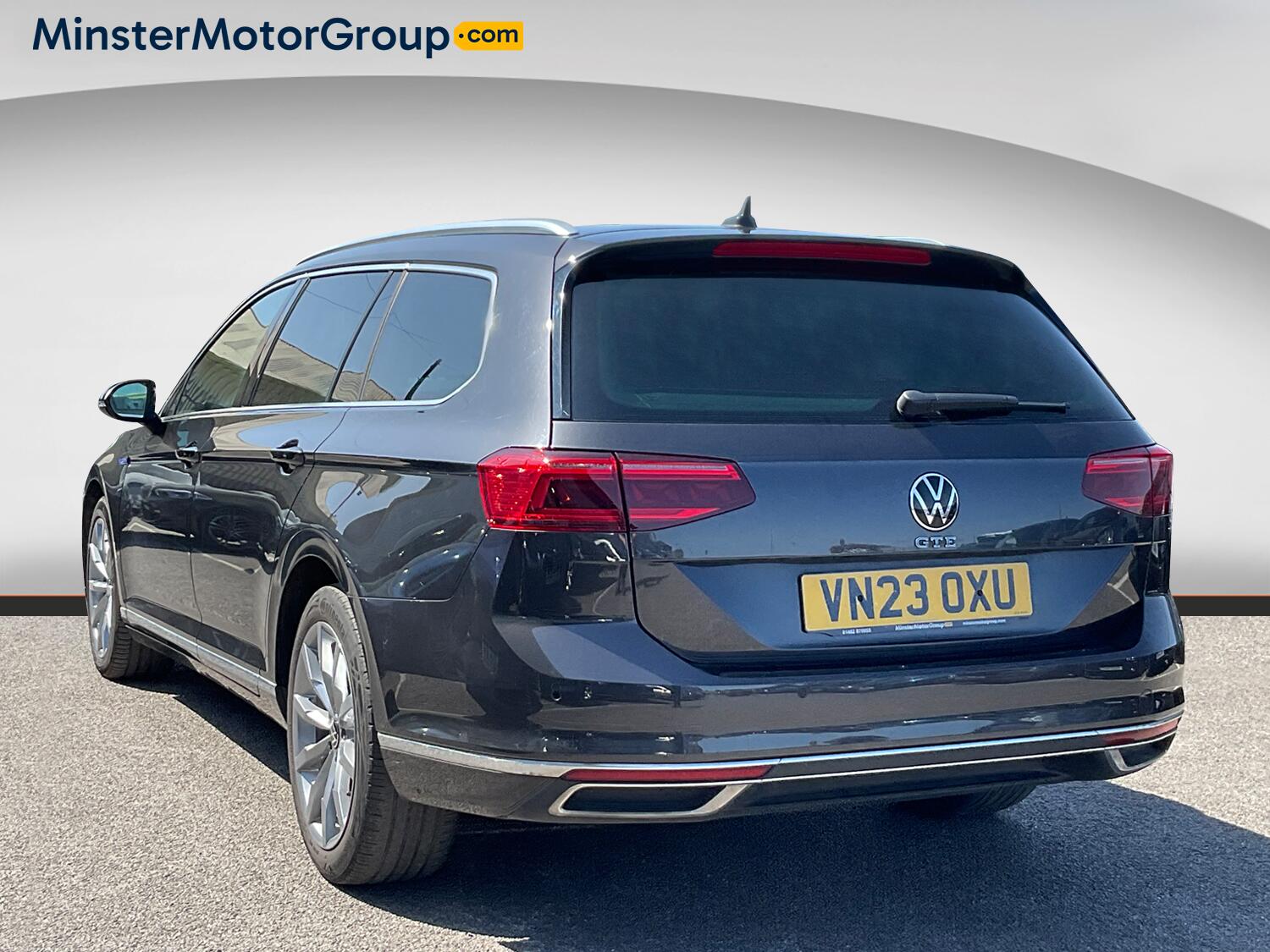 Volkswagen Passat view 4