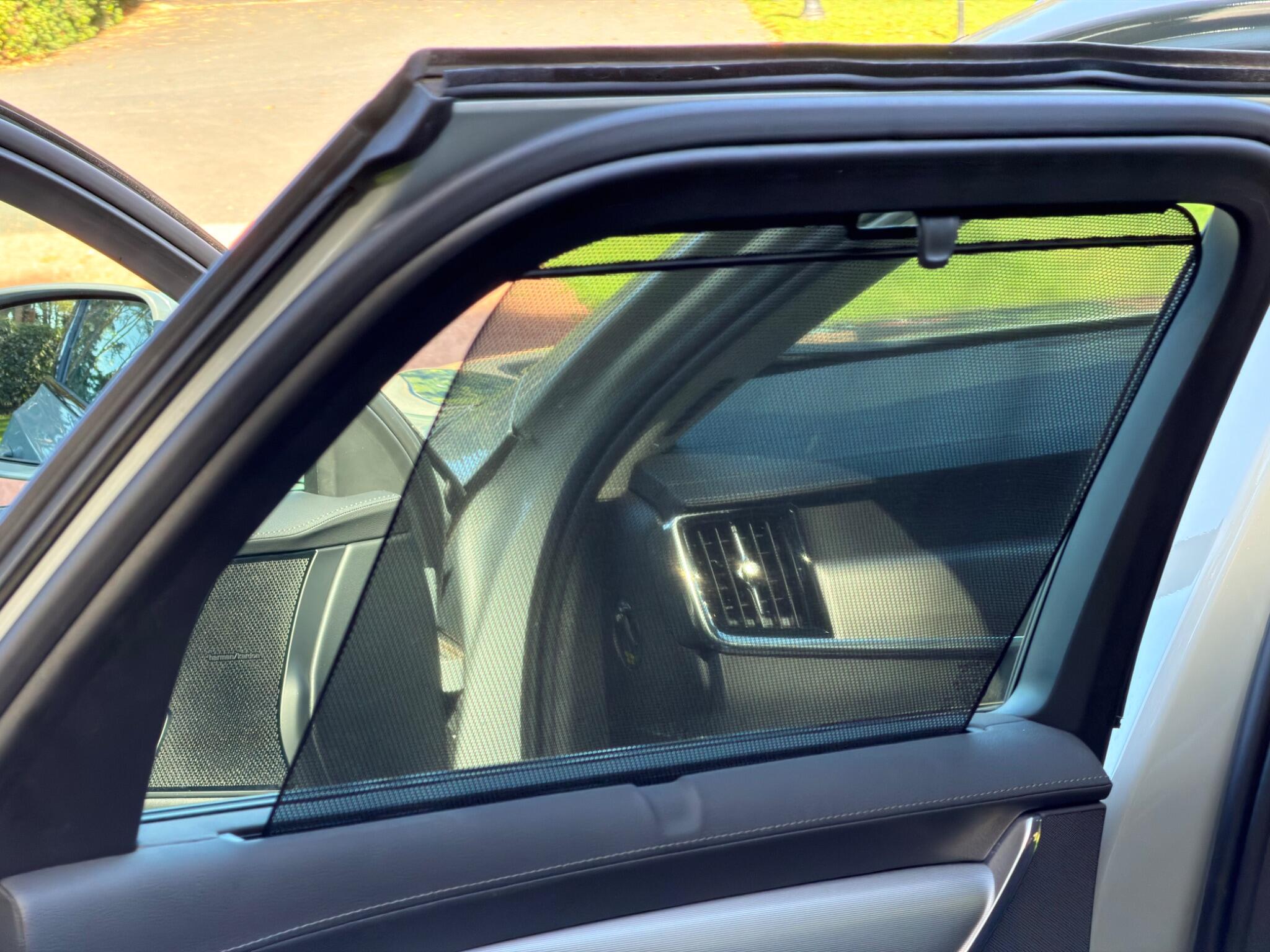 Volvo V90 Cross Country view 20
