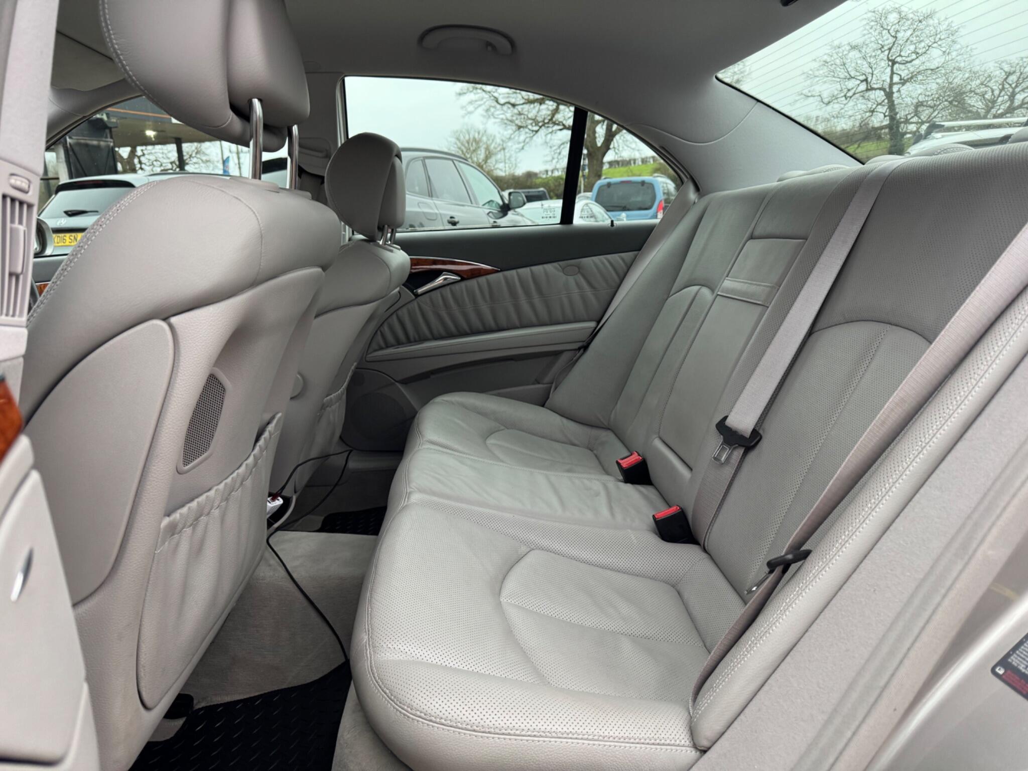 2005 Mercedes-Benz E Class 3.5 E350 Elegance 7G-Tronic 4dr • 69,000 miles image 21