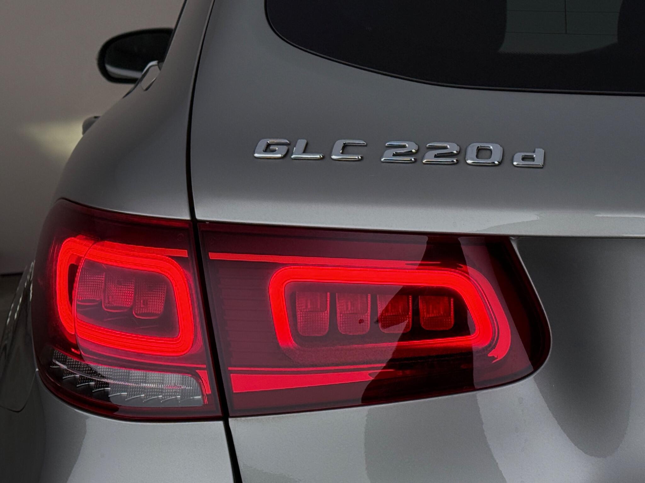 Mercedes-Benz GLC view 12