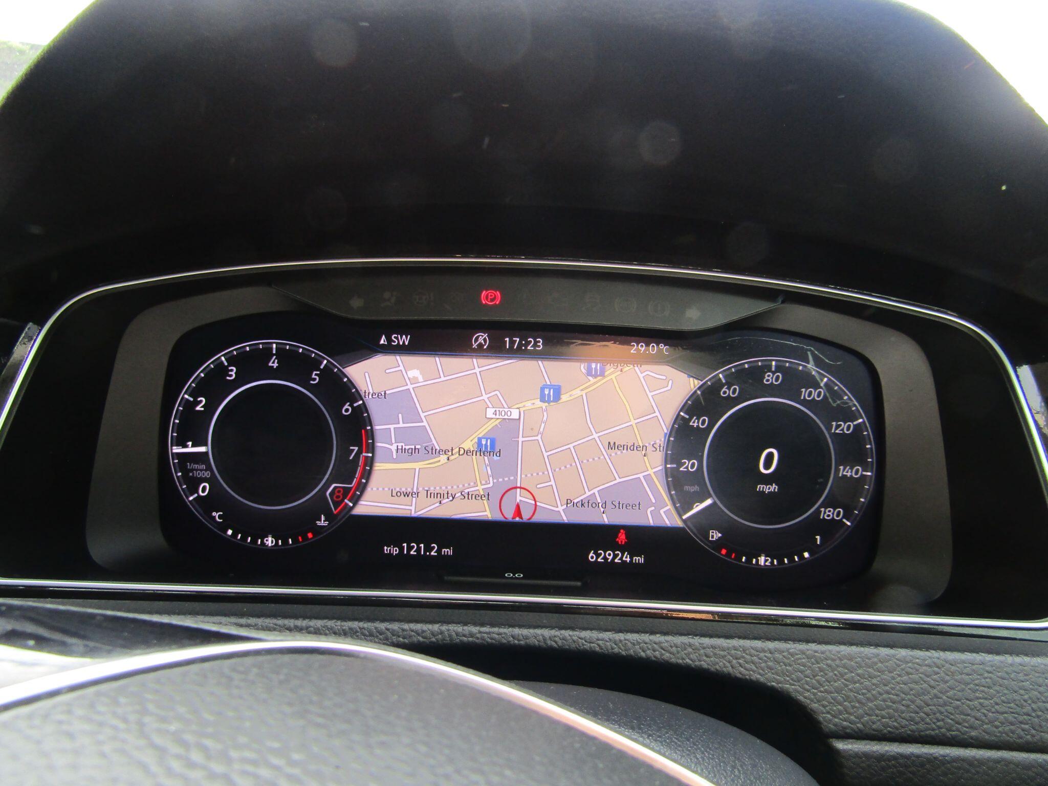 Volkswagen Golf view 10