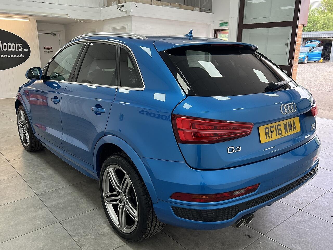 Audi Q3 view 5