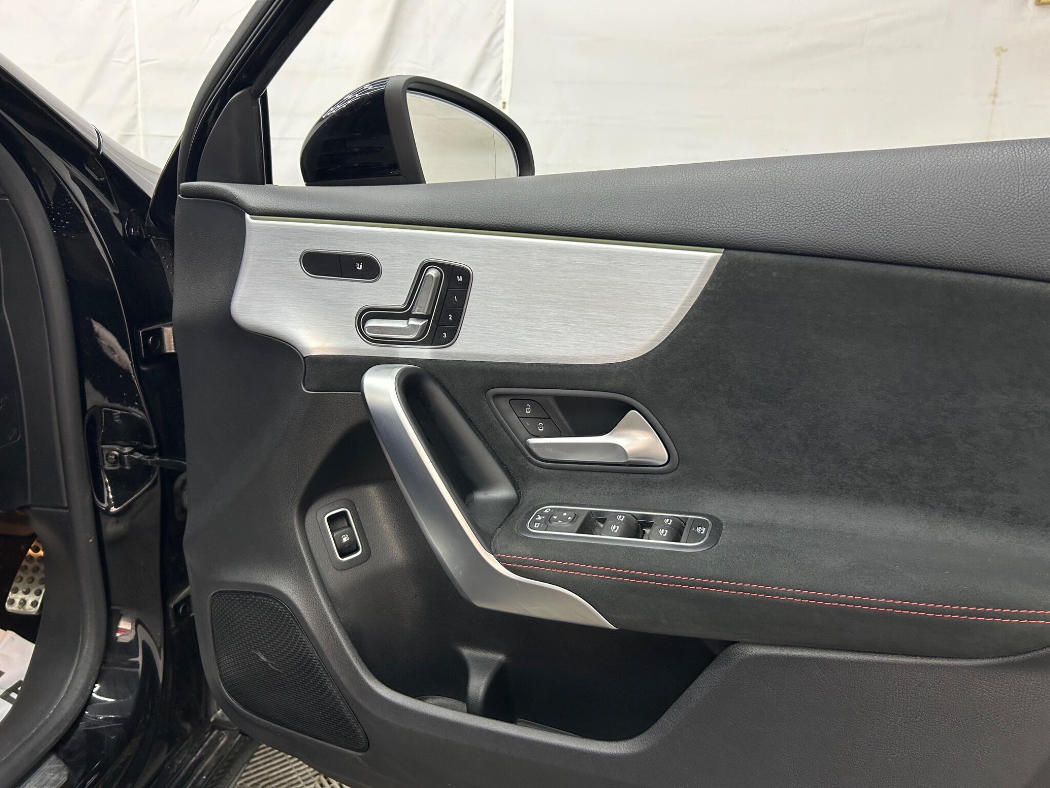 Mercedes-Benz A-Class view 28