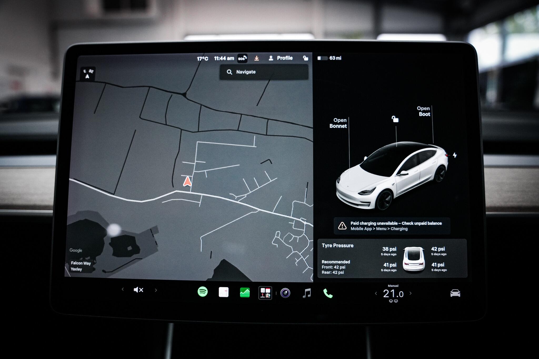 Tesla Model 3 view 40