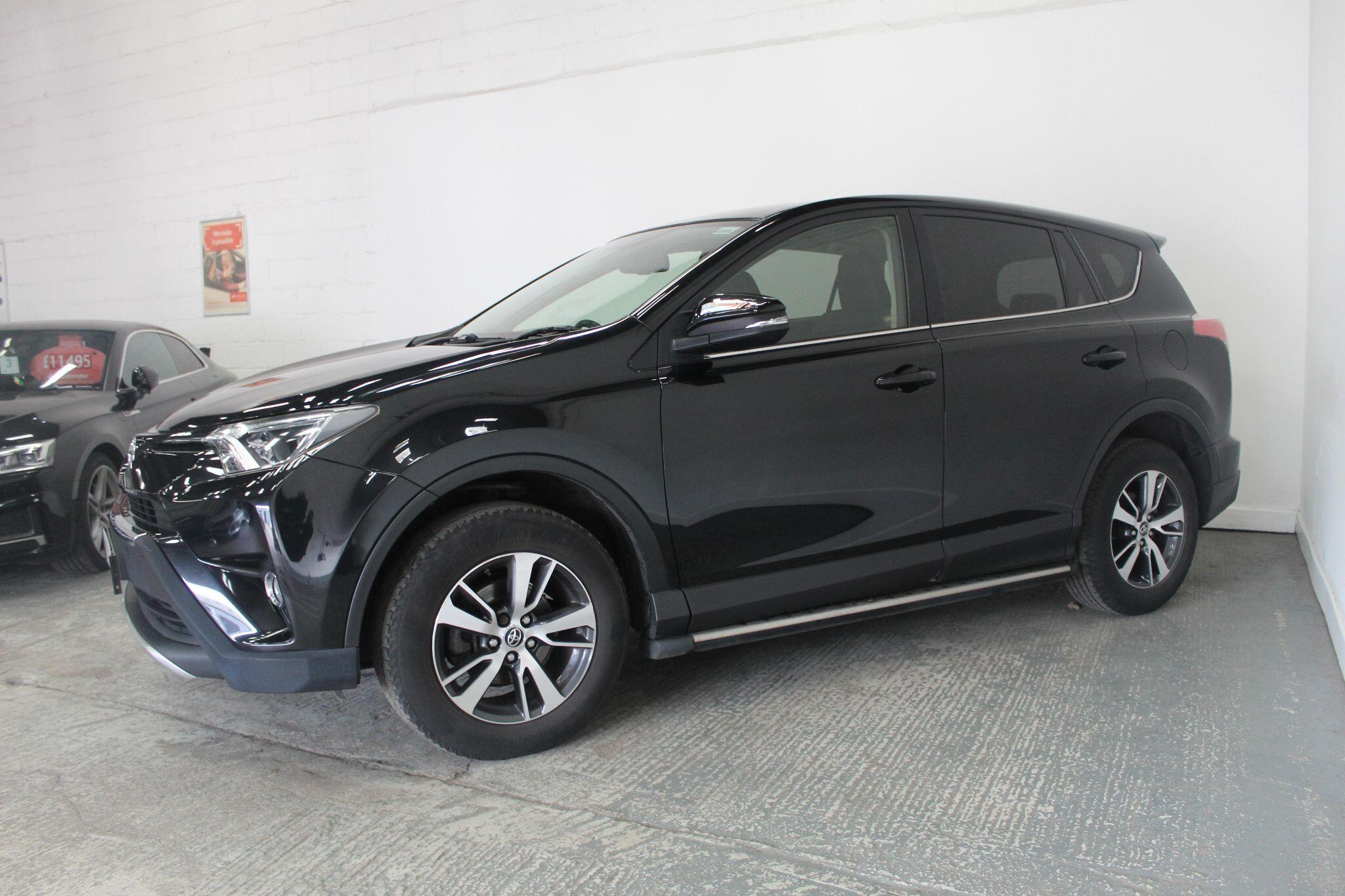 Toyota Rav4 view 5