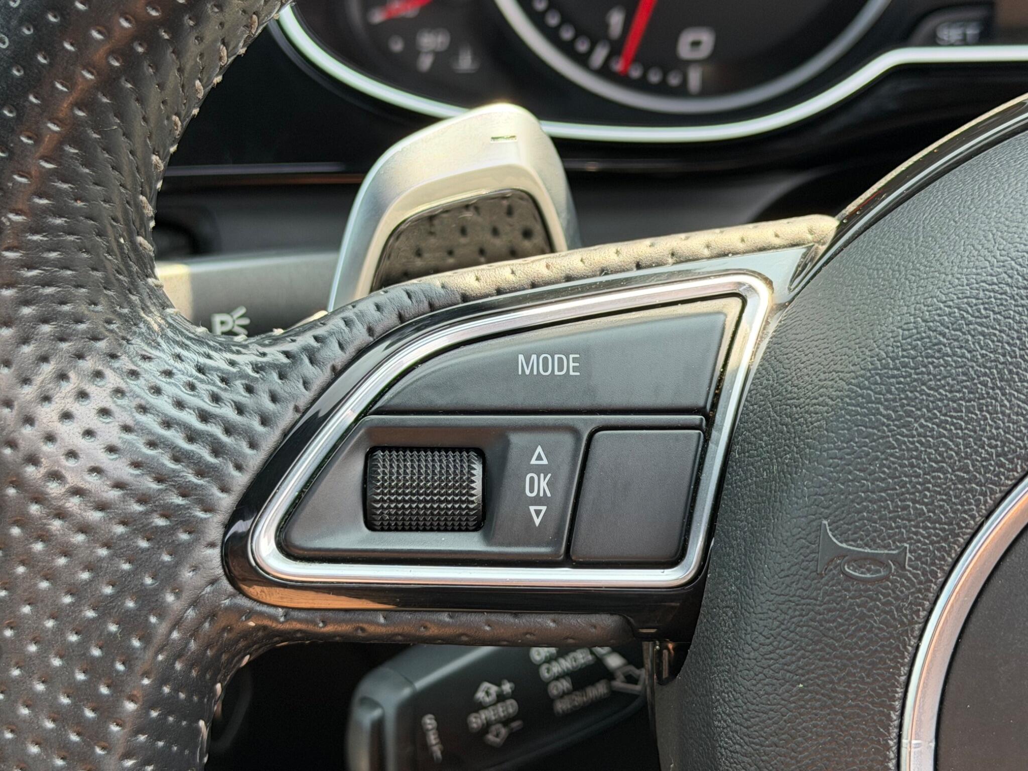 Audi RS4 view 28