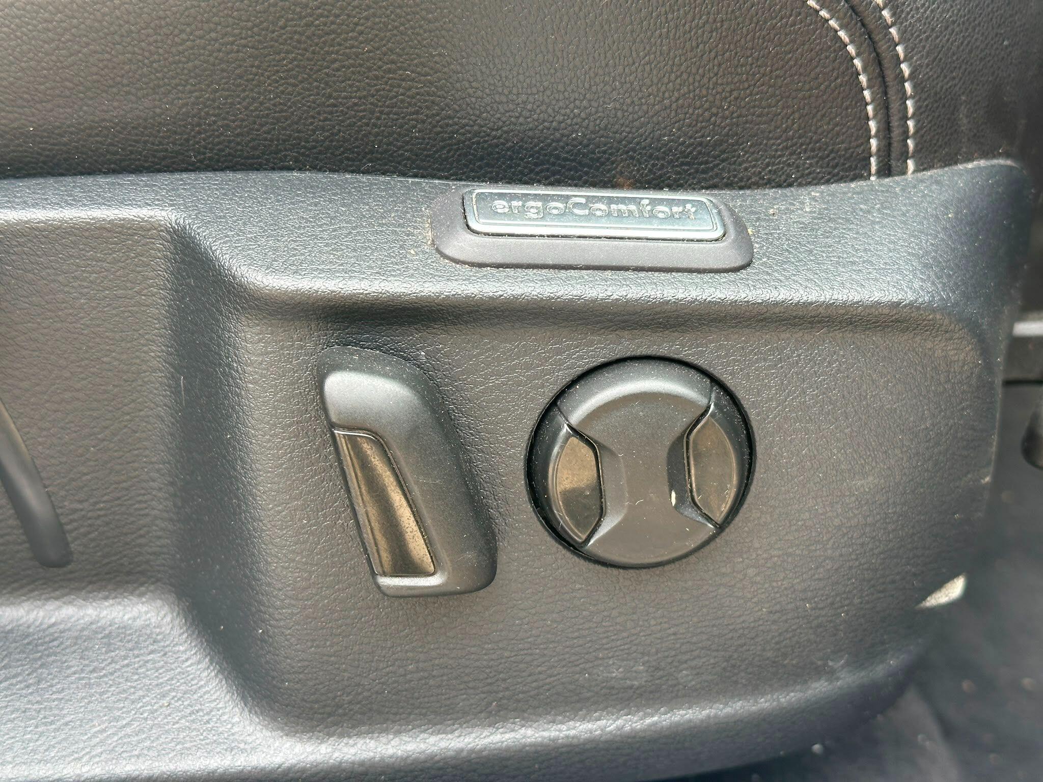 Volkswagen Passat view 30