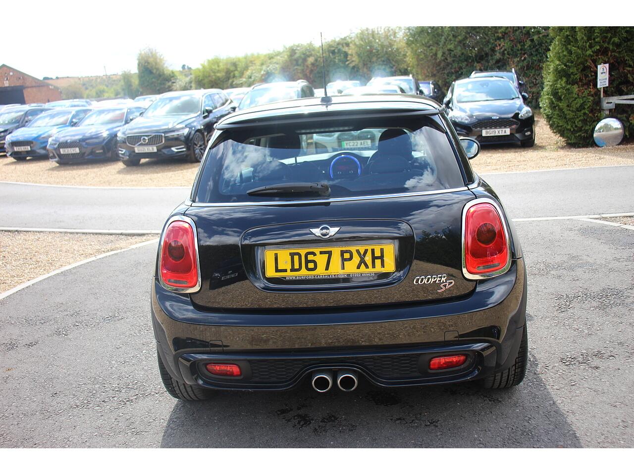 Mini Cooper view 10
