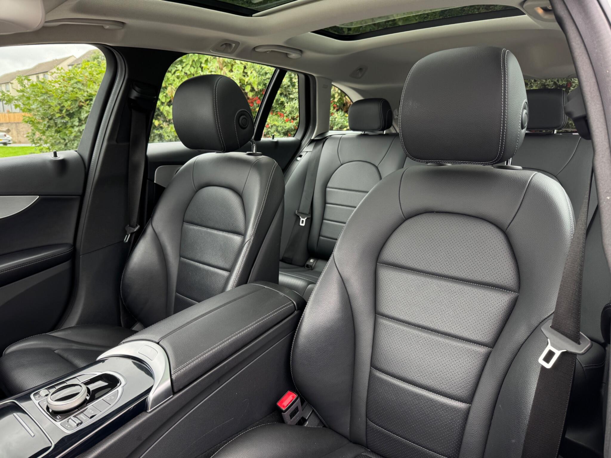Mercedes-Benz C-Class view 23