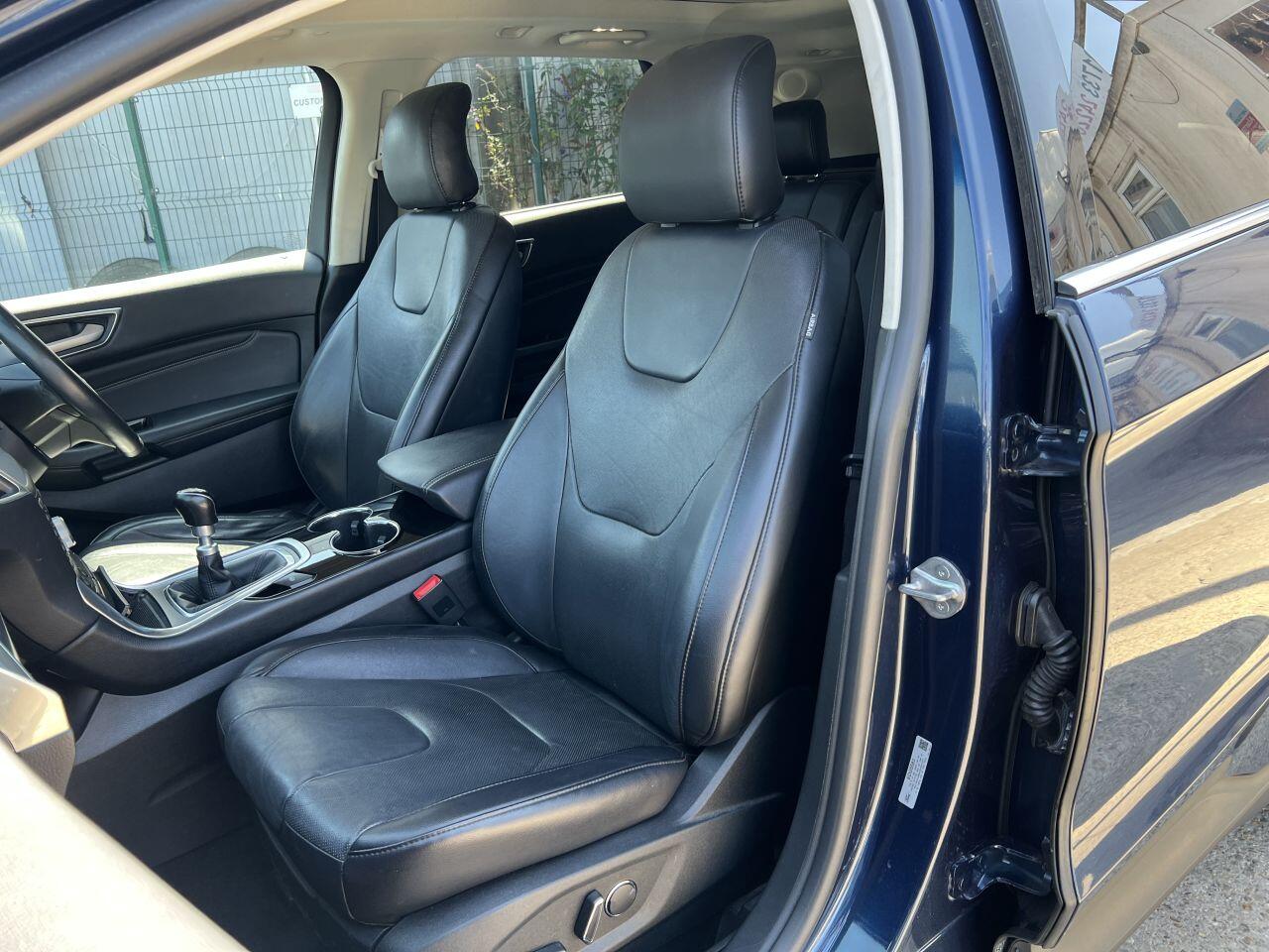 Ford Edge view 30