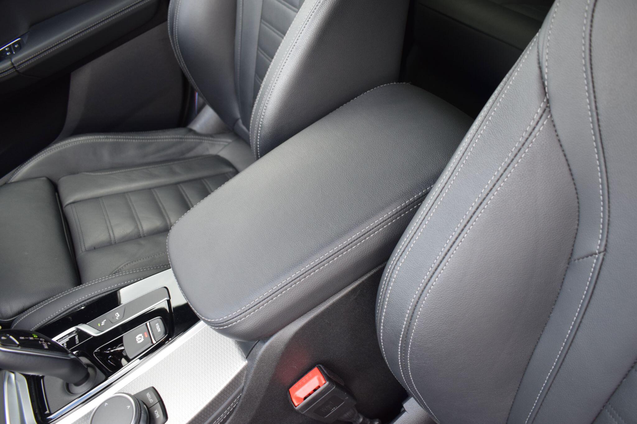 BMW X4 view 12