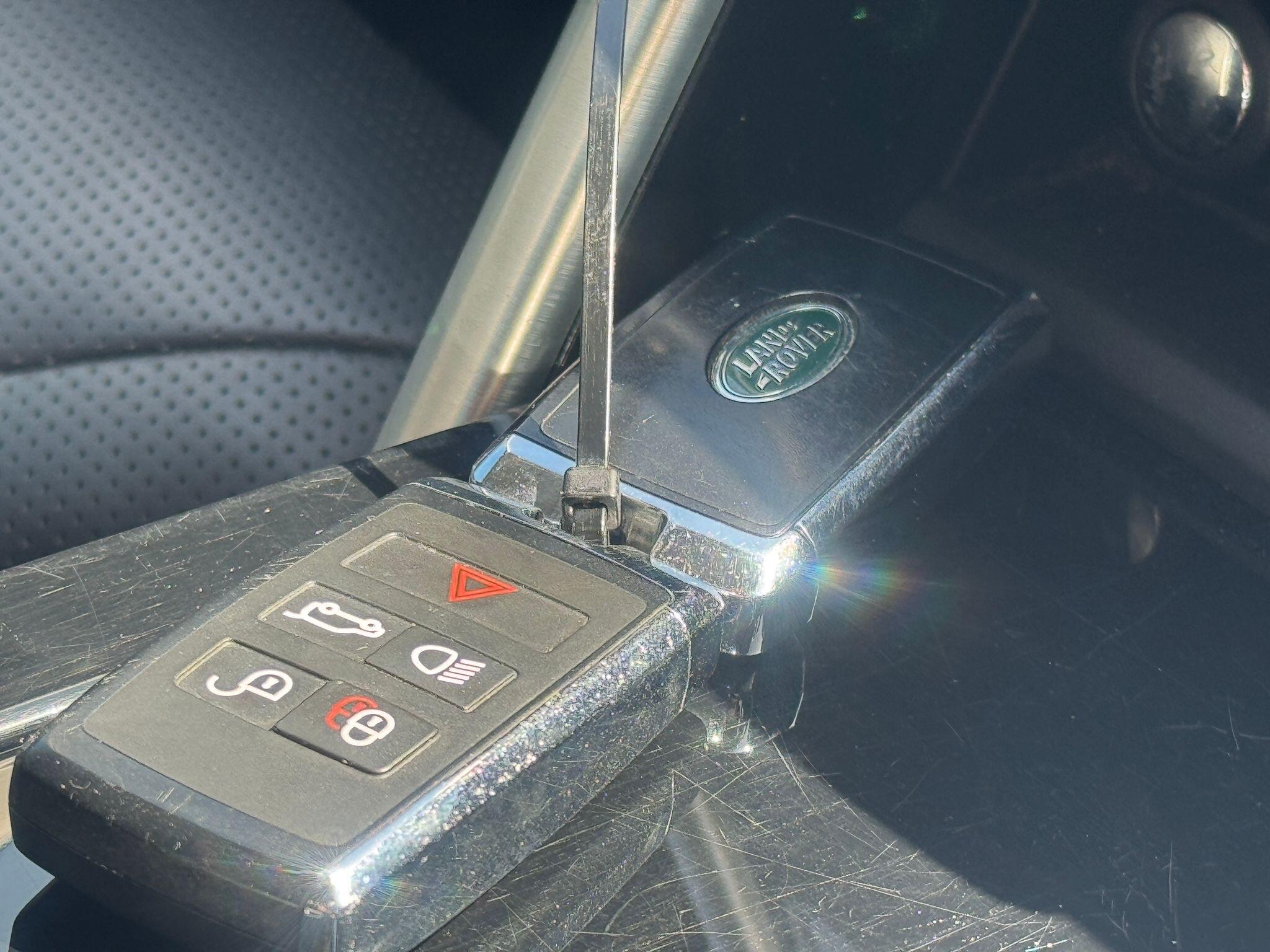 Land Rover Discovery view 16
