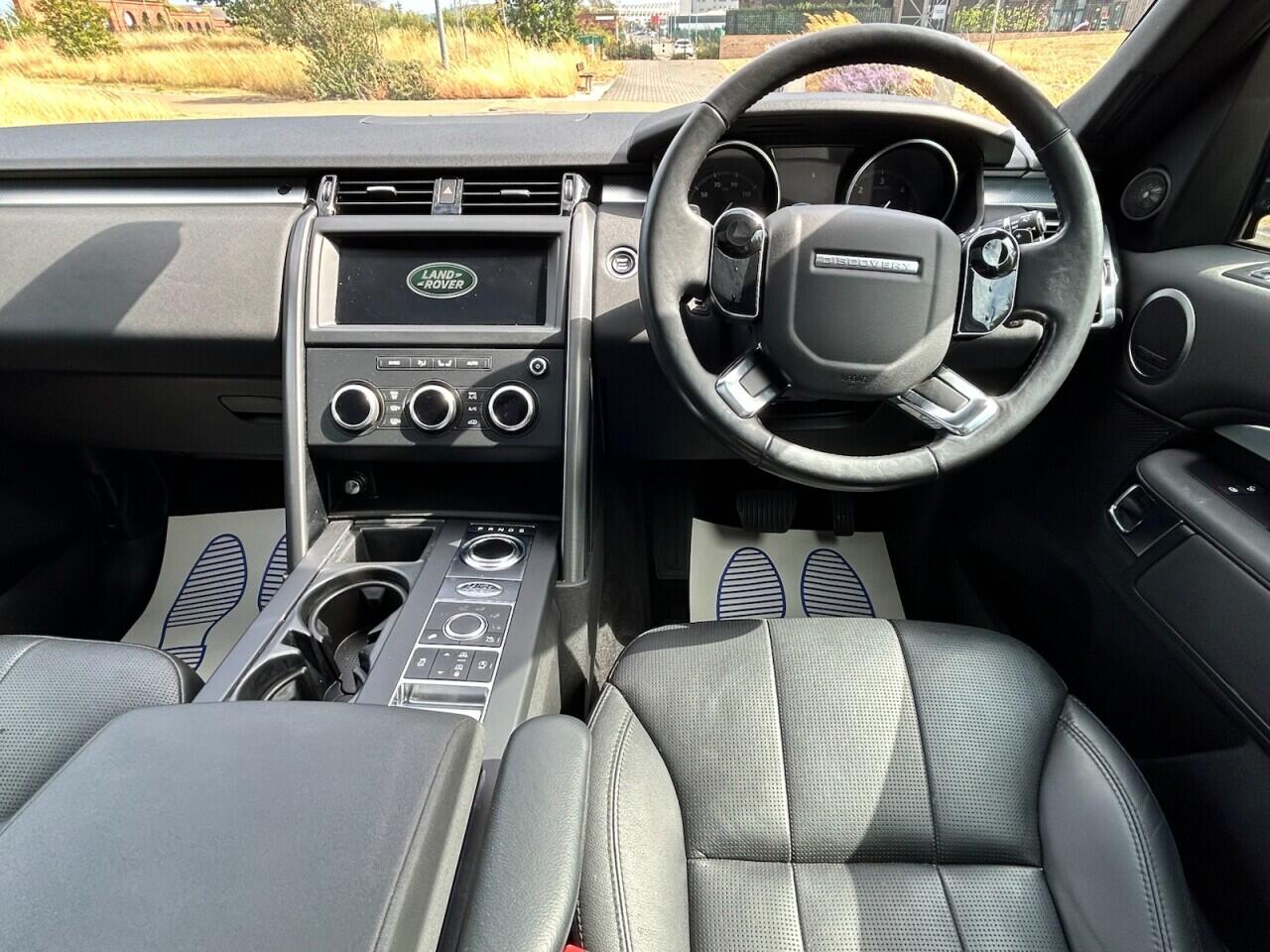 Land Rover Discovery view 32