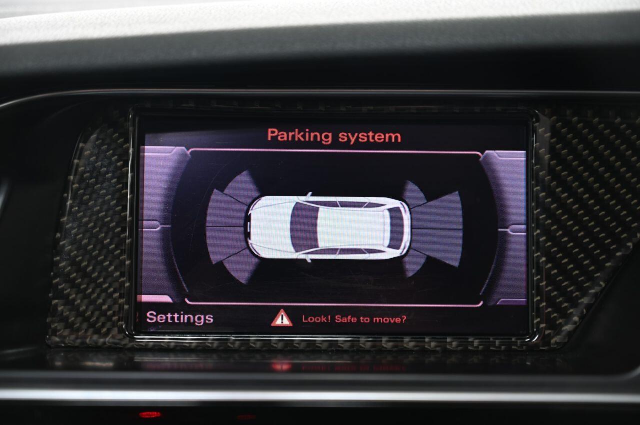 Audi RS4 Avant view 23