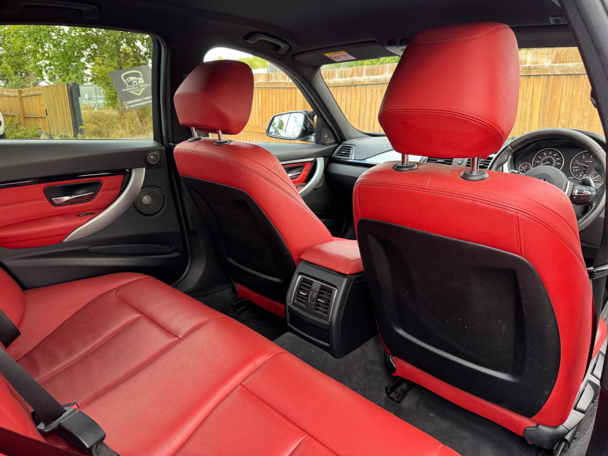 BMW 3 Series view 27