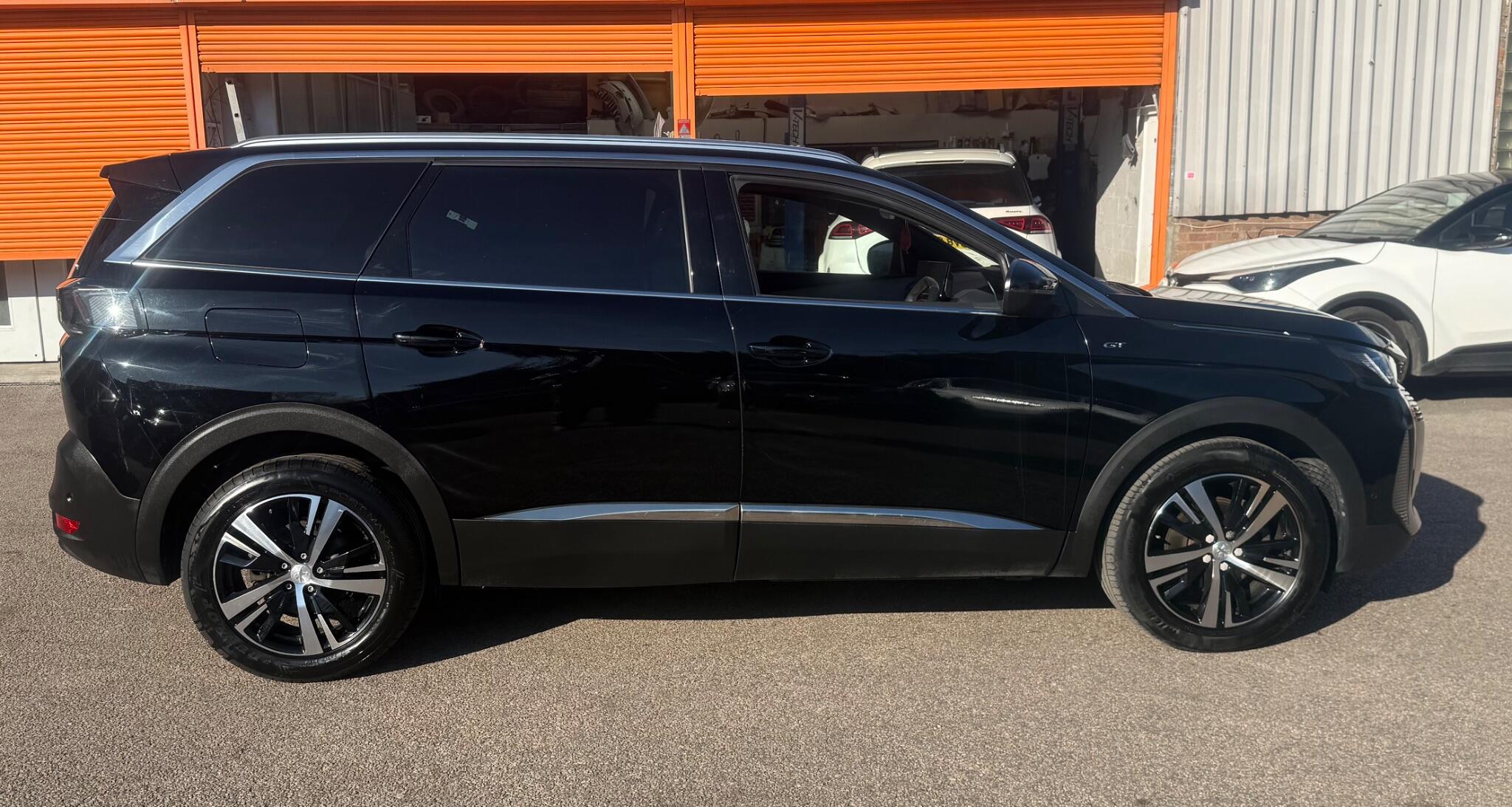 Peugeot 5008 view 6