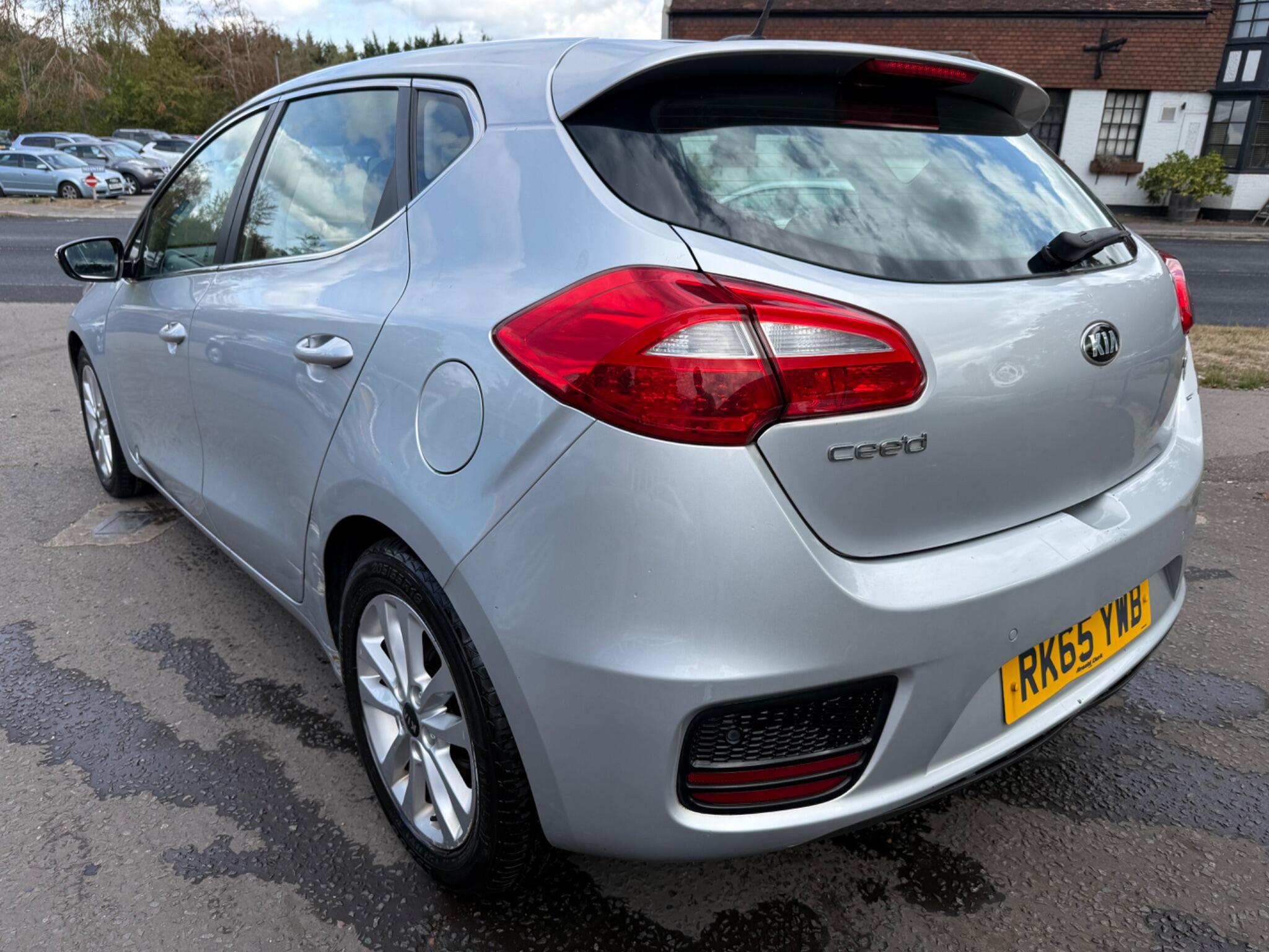 Kia Ceed view 4