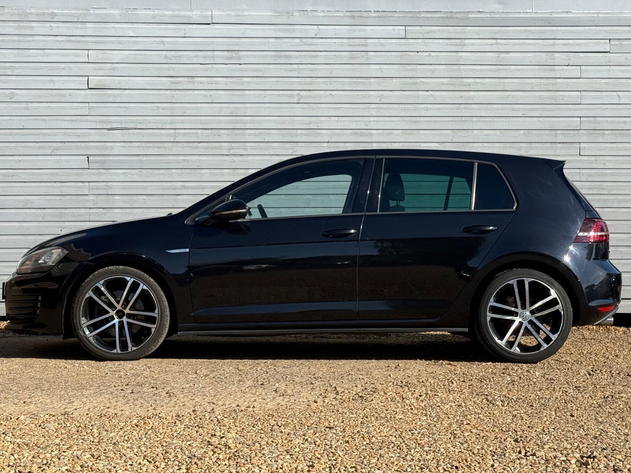 Volkswagen Golf view 8