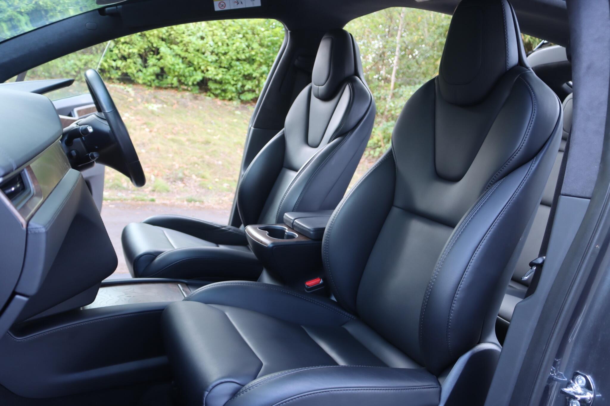 Tesla Model X view 37