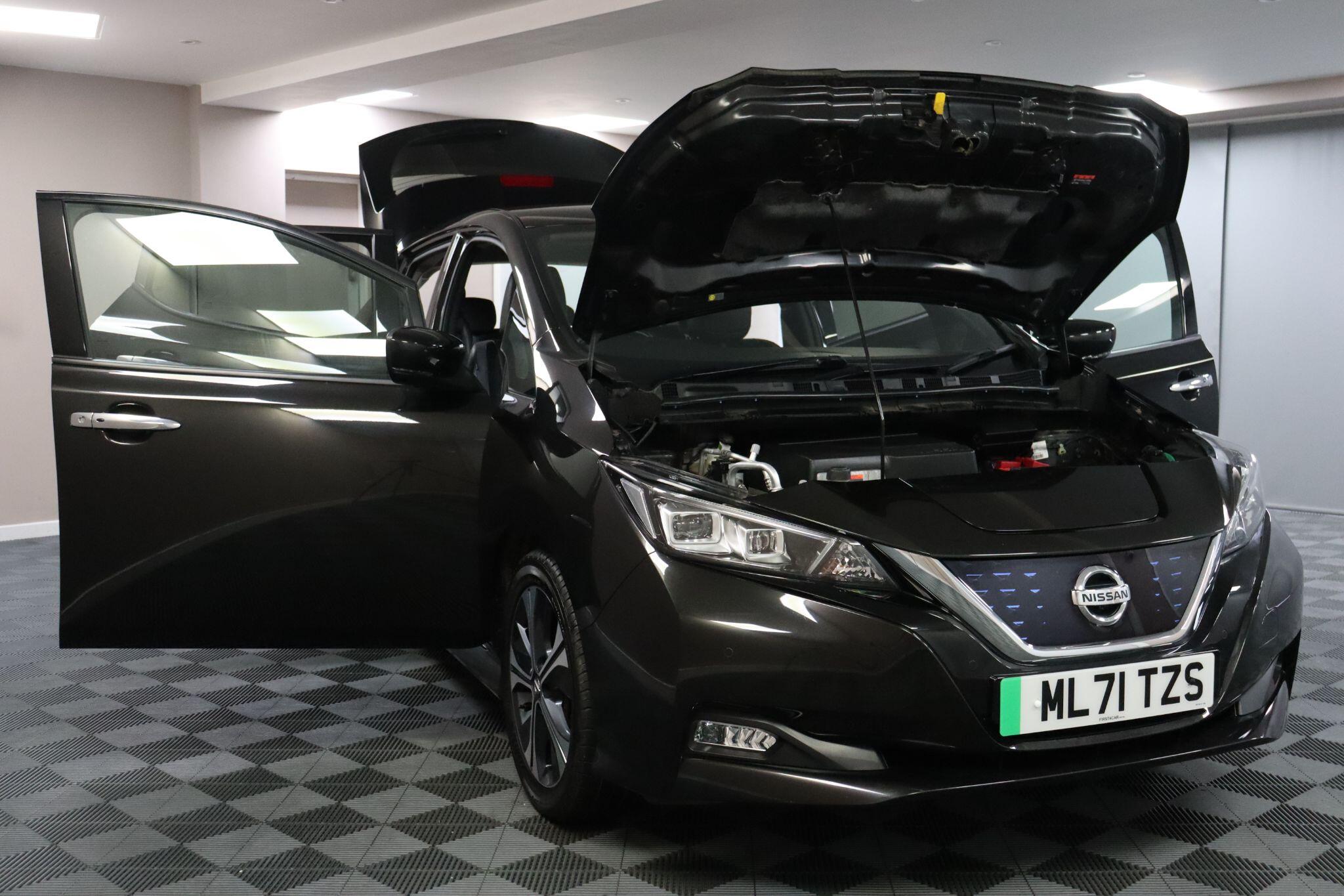Nissan Leaf view 15