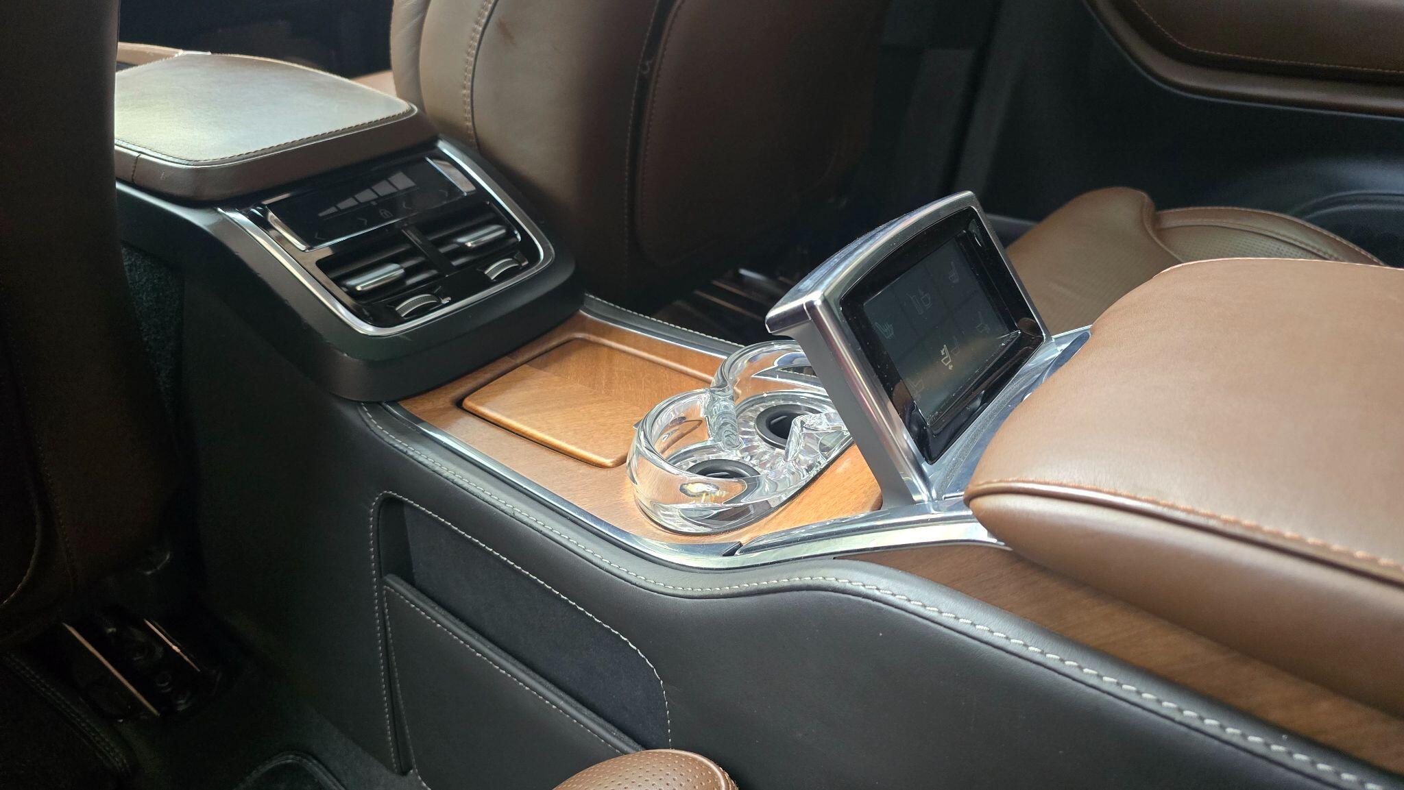 Volvo XC90 view 43